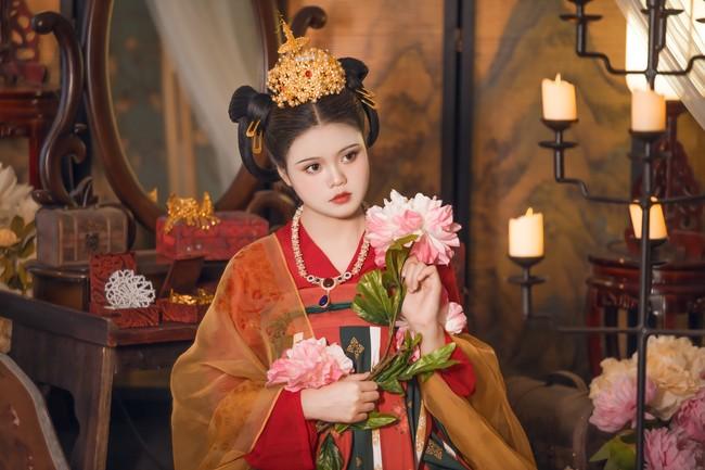 李静训仿妆仿画