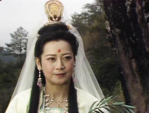 她们都饰演过观音,赵雅芝最美,左大玢最经典,她却和唐僧接吻!