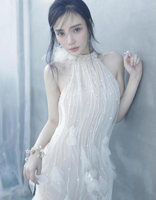 原创39岁的李小璐素颜录视频,整容痕迹太明显,网友:差点没认出来