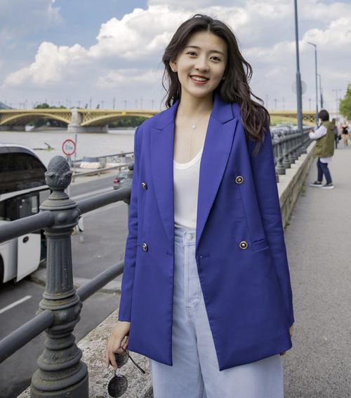 梁洁最美图片梁洁生活照