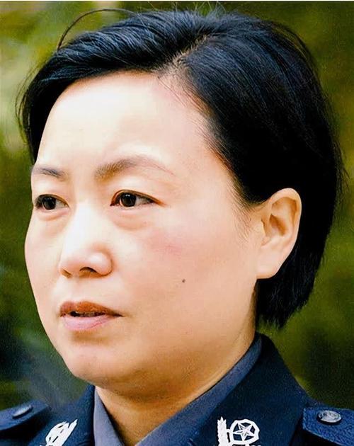 任长霞丈夫,为老百姓免费打官司,08年去世与爱妻合葬