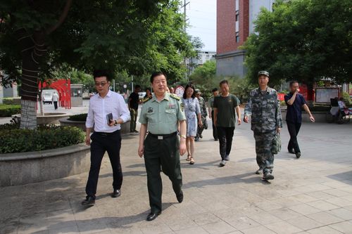 市委常委,焦作军分区政委刘新旺到中站区冯封街道调研
