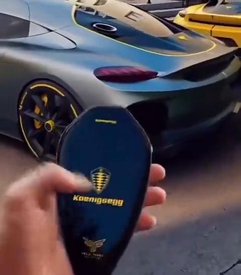 电话来了……液晶钥匙柯尼塞格koenigsegg
