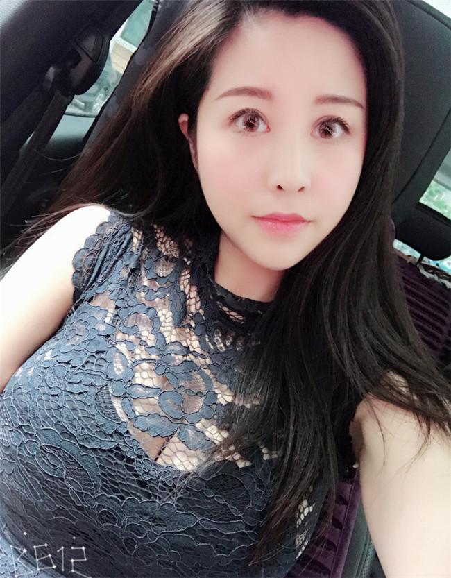 台球美女裁判吕帅希近照肤白貌美似嫩模没找到外国男友很遗憾