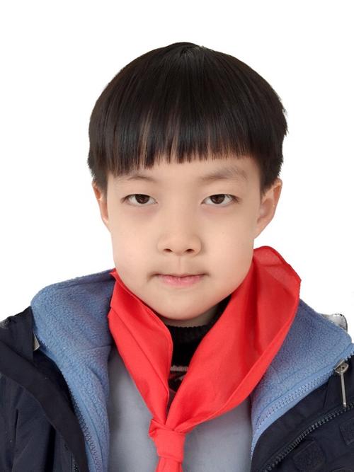 一年级3班红领巾的一寸照