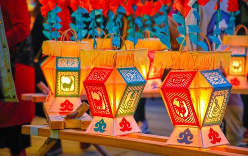 婺源夜游主场【梦里老家】非遗板灯 实景演出,点燃春游热潮!