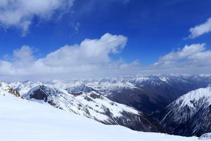 2022当时看图片,看到很多人都穿的是雪地靴,就很好奇
