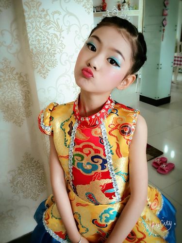 小小节目主持人