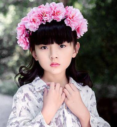 今年最流行的小女孩时尚梳发发型!