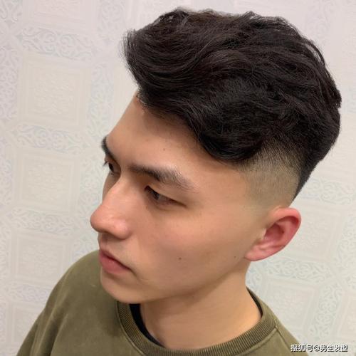 原创男生别剪"精神小伙"发型了,今夏试试这5个造型,时髦又显帅气