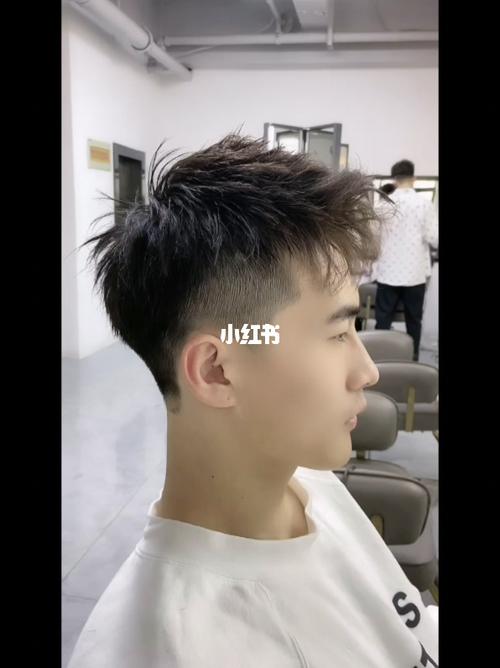 男士最火减龄发型推荐,韩式微分碎盖头_接头发_发型_设计_碎盖_型男