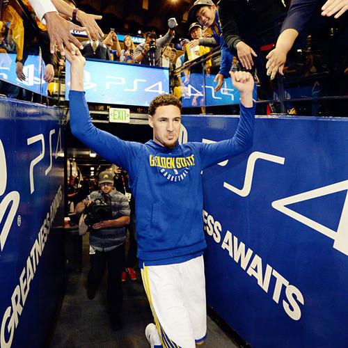 汤普森是球迷们心中的英雄!