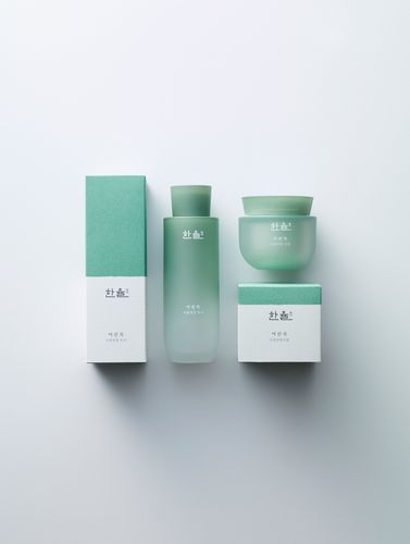 唯美简约的化妆品设计保准让你一眼就爱上
