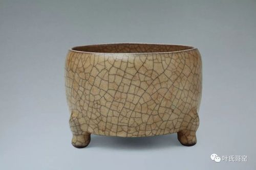 台北故宫哥窑 筒式三足炉