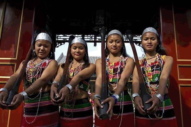 云南西盟|佤族的姑娘小伙都是黑美人!