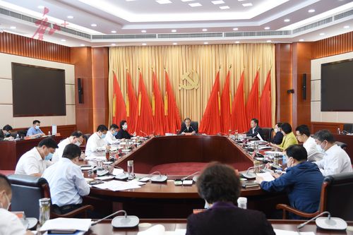 市人大常委会,市政府,市政协有关领导,市法检"两长"列席会议