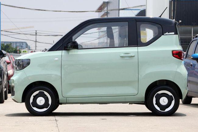 适合小女生的代步车,造型可爱还不烧油,2.88万起,宏光