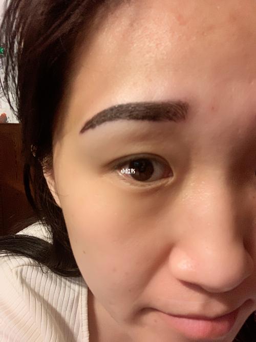 高低眉_美妆_医美_整容_美妆_医美整形