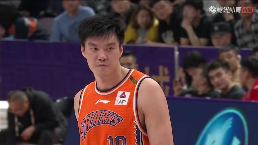 上海胜北控,董瀚麟进球被吹无效,裁判判罚引争议!