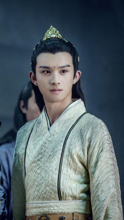 >漆培鑫,1997年5月25日出生于湖南省永州市祁阳县,中国内地影视男演员