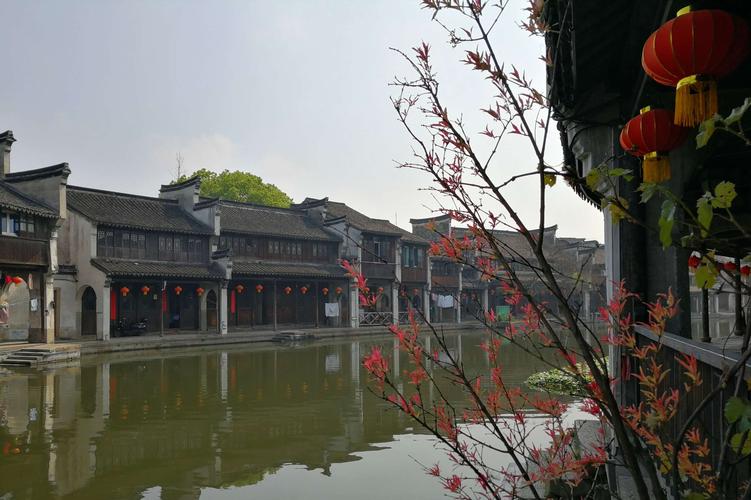 写美篇南浔曾由南林和浔溪两村组合而成,具有七千余年悠久历史,拥有