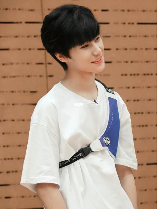 安利|壁纸|tnt时代少年团-张真源_时代少年团_壁纸_张真源_tnt时代