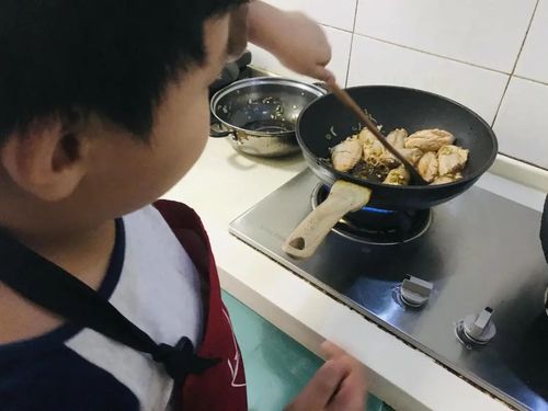 家长偷懒妙招:趁着疫情,教孩子给全家做菜……小学生的9道拿手菜