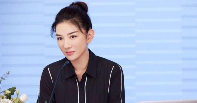 黄奕:多次被曝婚内家暴,几段感情都无结果,网友"渣男吸尘器"