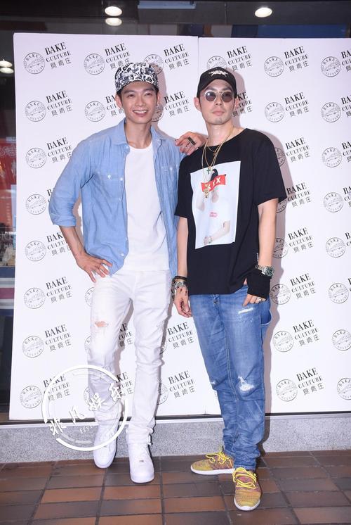 吴建豪辰亦儒同框搞怪卖萌不得不说两人身材都超棒哒