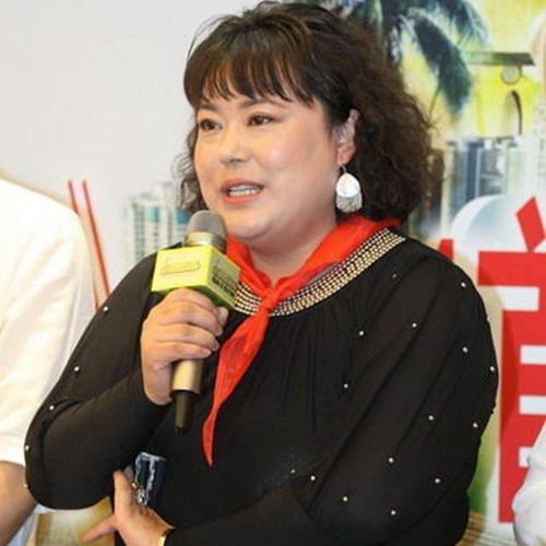 李菁菁送走养子,被多位导演抵制,如今三婚嫁小21岁老公
