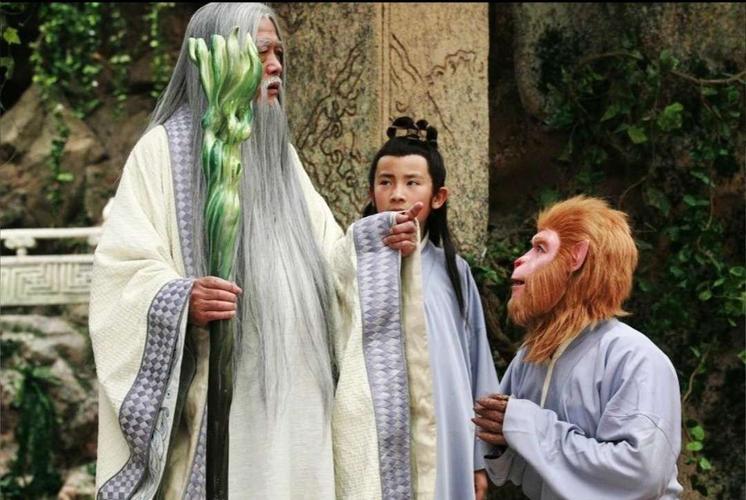 再瞧,这是孙悟空去拜师傅时的图片,望着师傅慈祥的面孔,可是教会了孙