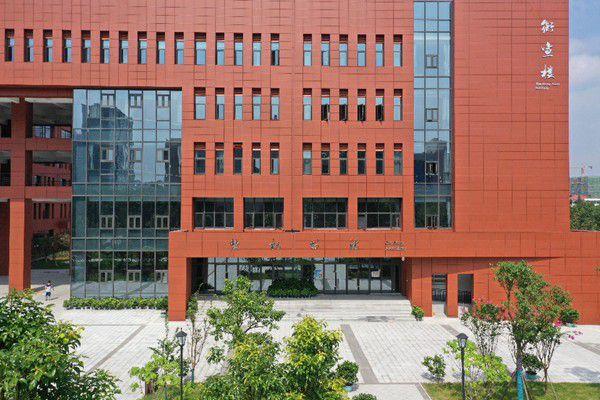 湖南工商大学vs农业大学究竟是谁在长沙高校圈独立寒秋