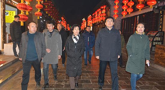 "华夏之根"第四届全国网络媒体山西行采访团在平遥采风