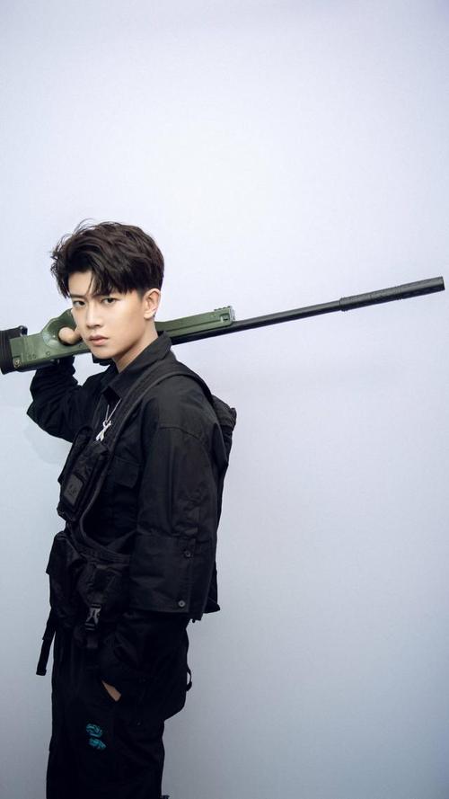 演员任嘉伦,帅气写真照,请来收藏你的心上人吧