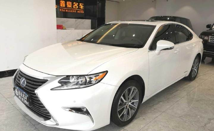 雷克萨斯 es es300h e-cvt 舒适版 白色 自动档