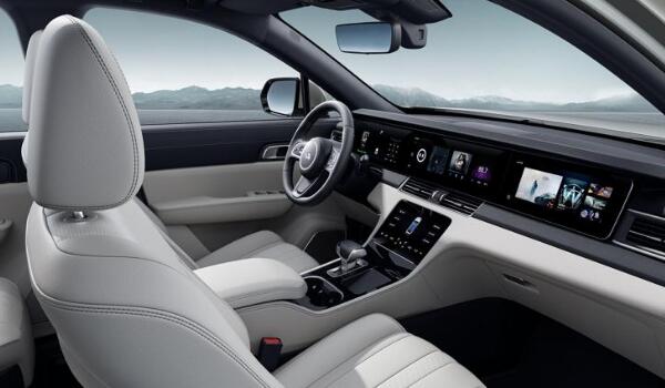 理想one值不值得购买外观豪华硬朗内饰科技感十足动力强劲续航里程高