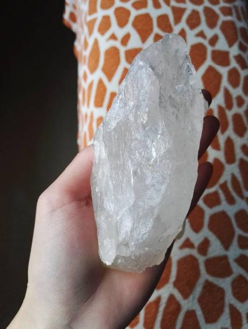 这个像冰糖一样的是什么石头