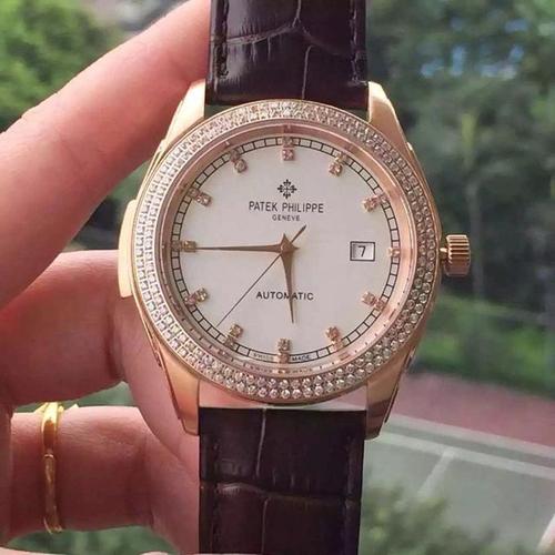 百达翡丽的logo背景是?