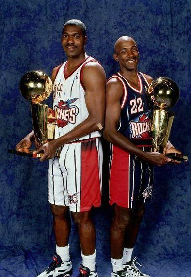 生涯首次总决赛,奥尼尔场均28分12板,对手奥拉朱旺数据如何?