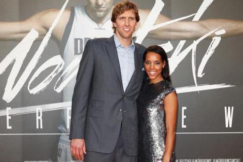 诺维茨基有多强?击败巅峰詹姆斯科比夺冠,征服小12岁黑人妻子