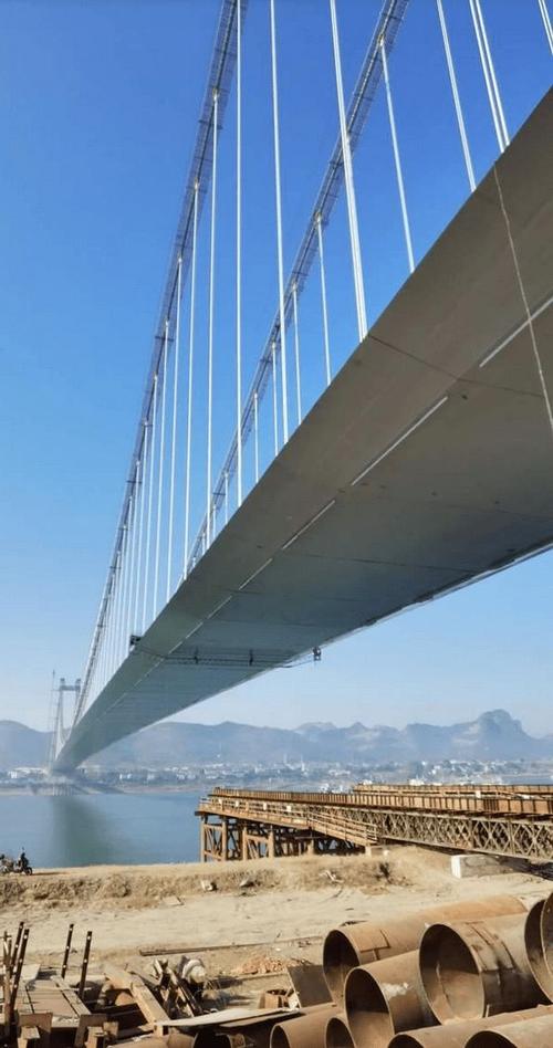 桥梁钢结构防腐应用案例湖北宜昌伍家岗长江大桥钢结构防腐