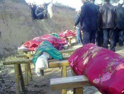 新中国头号灭门惨案纪实20多年的仇恨砍杀17人却放过一人