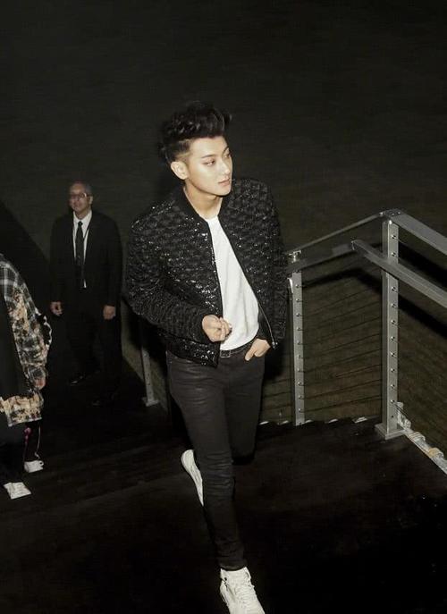 黄子韬不适合穿"堆堆裤"?183好比例穿穿什么都能驾驭!