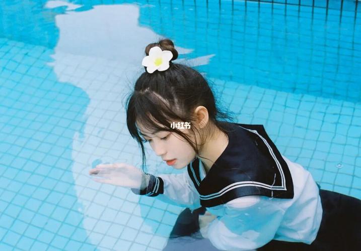 这一组是穿的水手服拍  水手服也很绝绝子呀