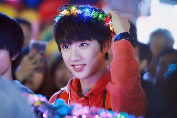 有没有丁程鑫适合当头像的图啊星姐速进收获可爱小丁