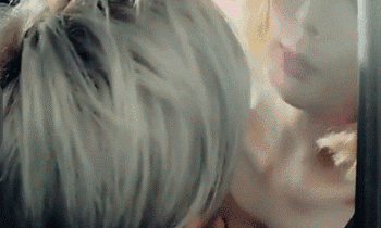 [午夜mv]车震,抚摸,热吻,这样的mv怪不得会被禁