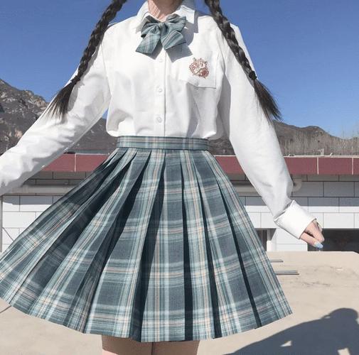 超仙气的女生jk短裙头像