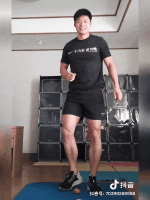 苏炳添发起鸡蛋挑战冲上热搜第一网友费鸡蛋更费腿
