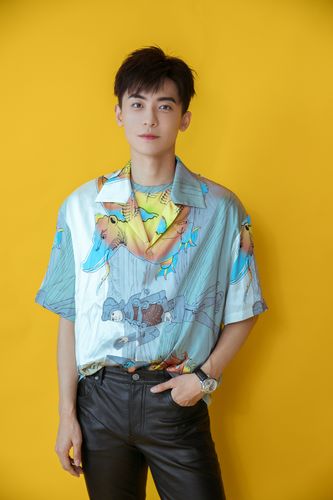 《我只喜欢你》赵志伟吴倩演绎神仙兄妹情网友:国家欠