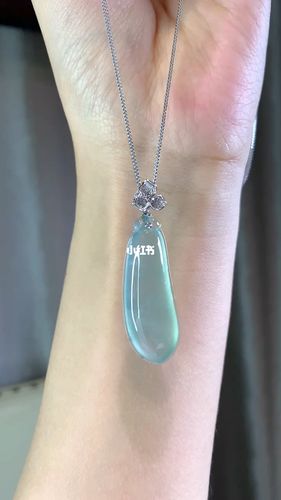 高冰翡翠福瓜_翡翠_吊坠_翡翠吊坠_时尚_配饰